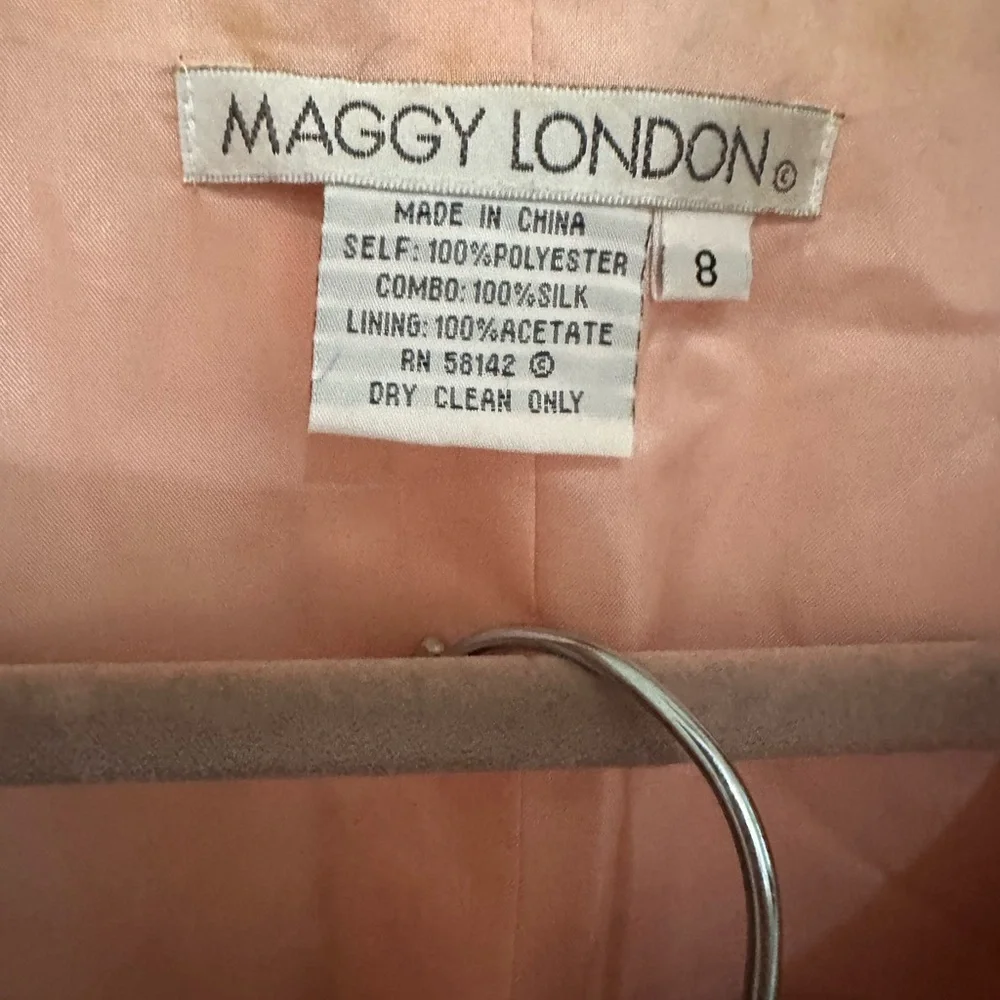 Maggy London Pink Textured Blazer and tulip Skirt Set size 8 - Picture 5 of 5